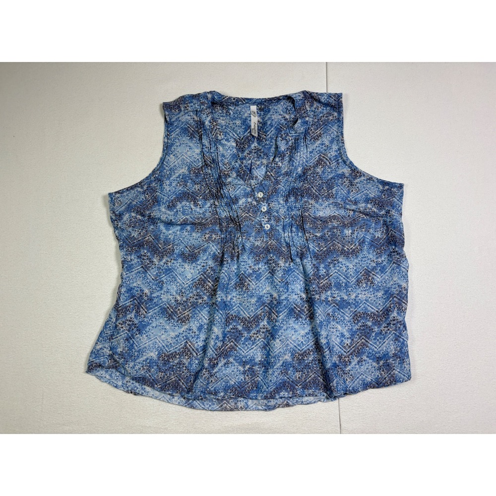 NY Collection Woman Blue Geometric Chevron Pintuck V-Neck Sleeveless Blouse 2X